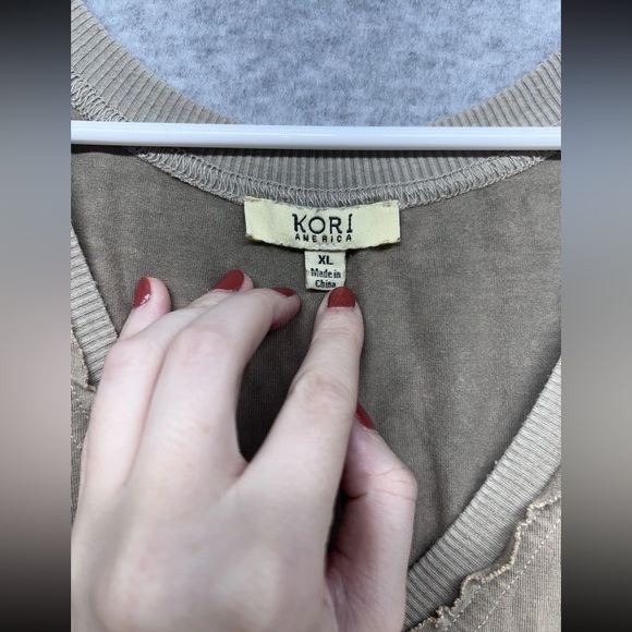 Kori Taupe V-Neck Short Sleeve Top - Picture 2 of 7